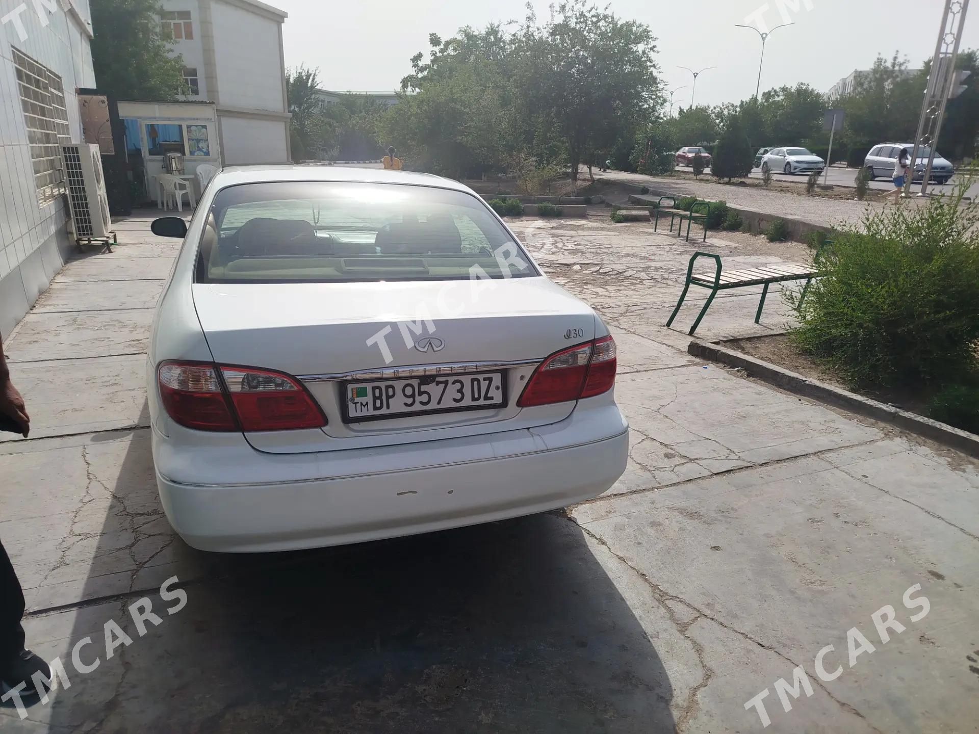 Infiniti I30 2000 - 70 000 TMT - Дашогуз - img 10
