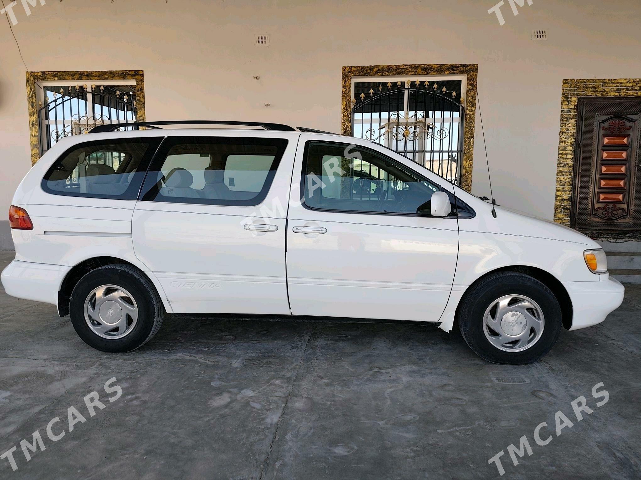 Toyota Sienna 2000 - 170 000 TMT - Керки - img 10