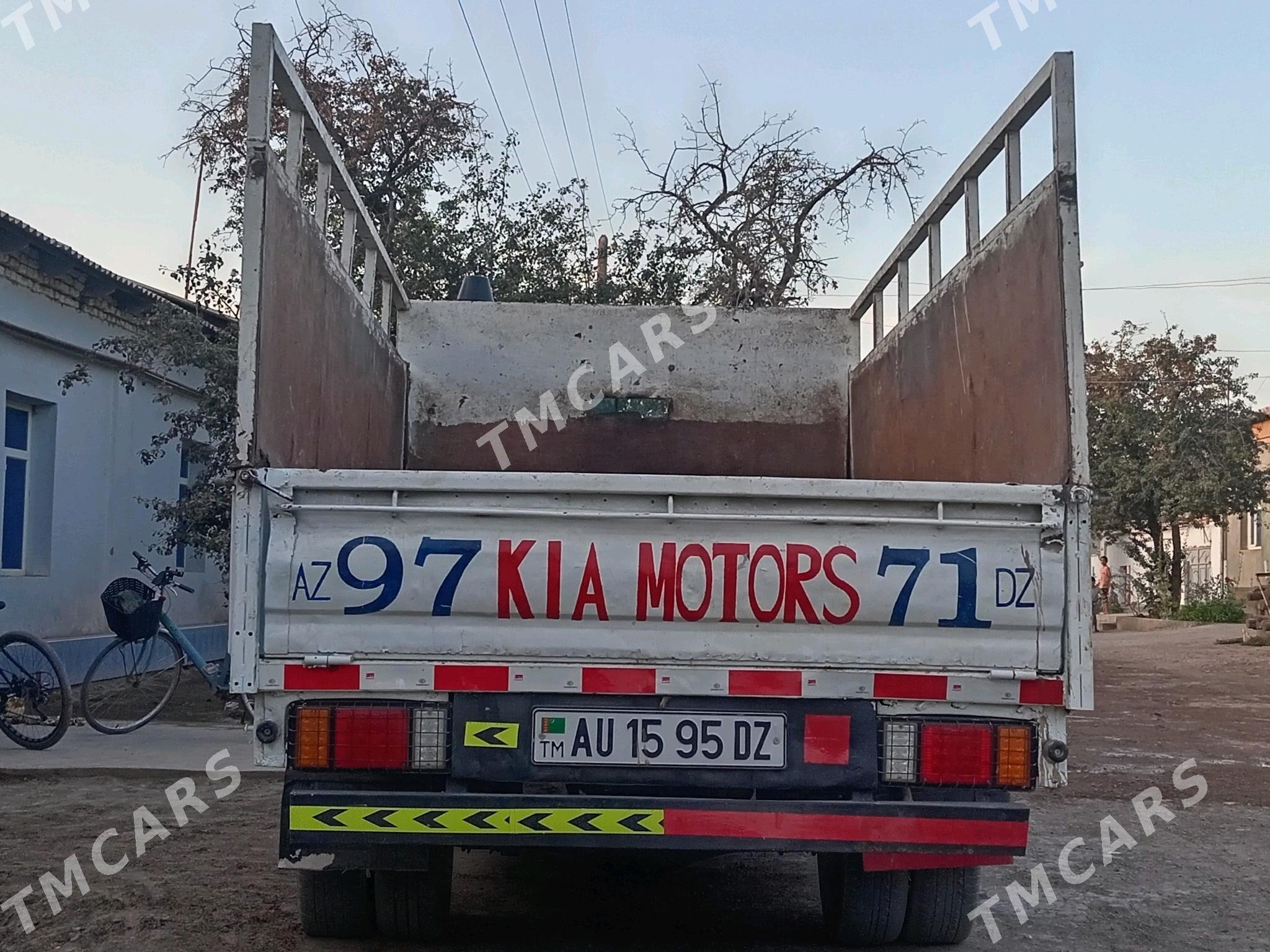 Kia Bongo 2003 - 110 000 TMT - Gurbansoltan Eje - img 6