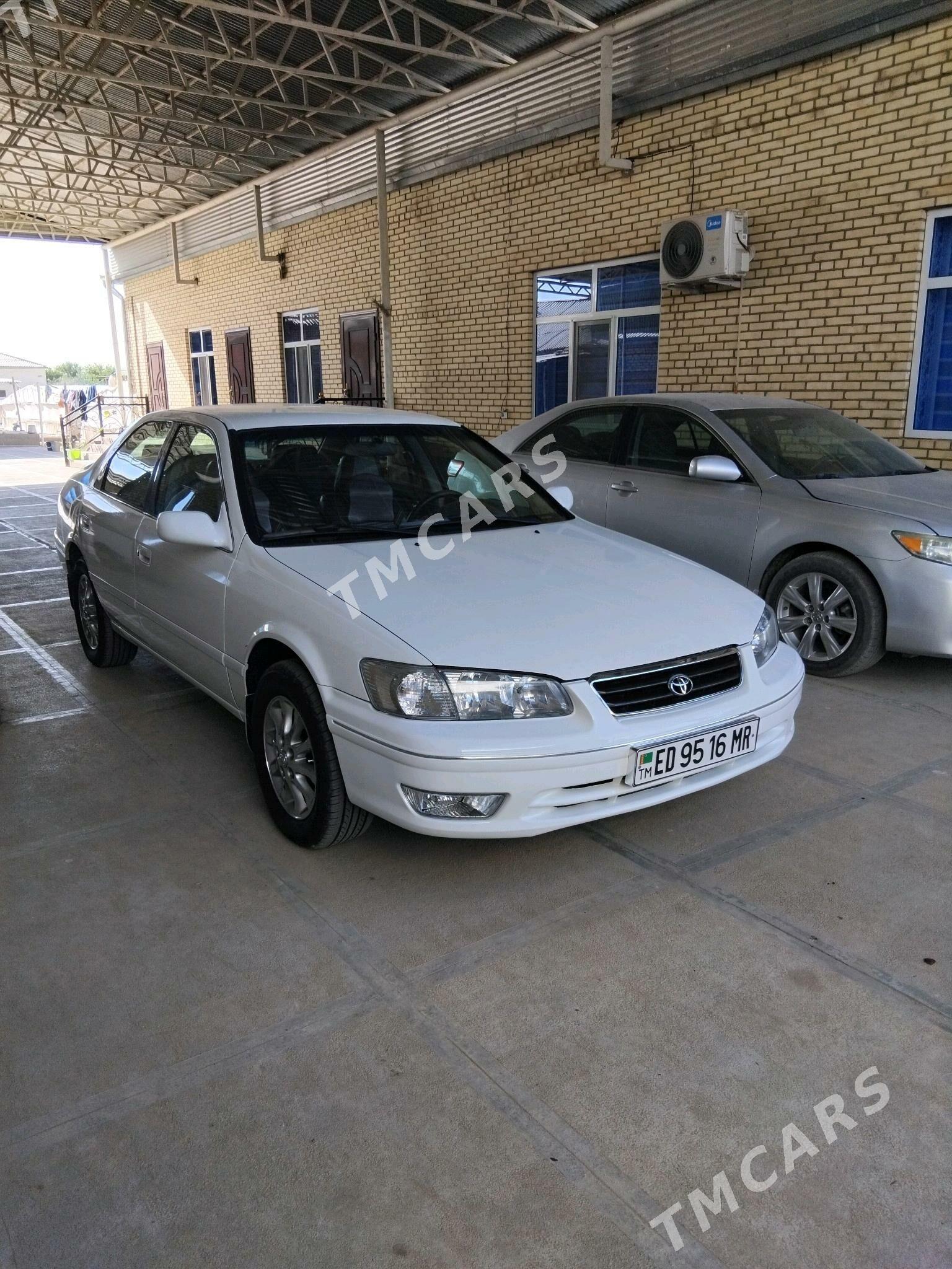 Toyota Camry 2000 - 140 000 TMT - Мары - img 3