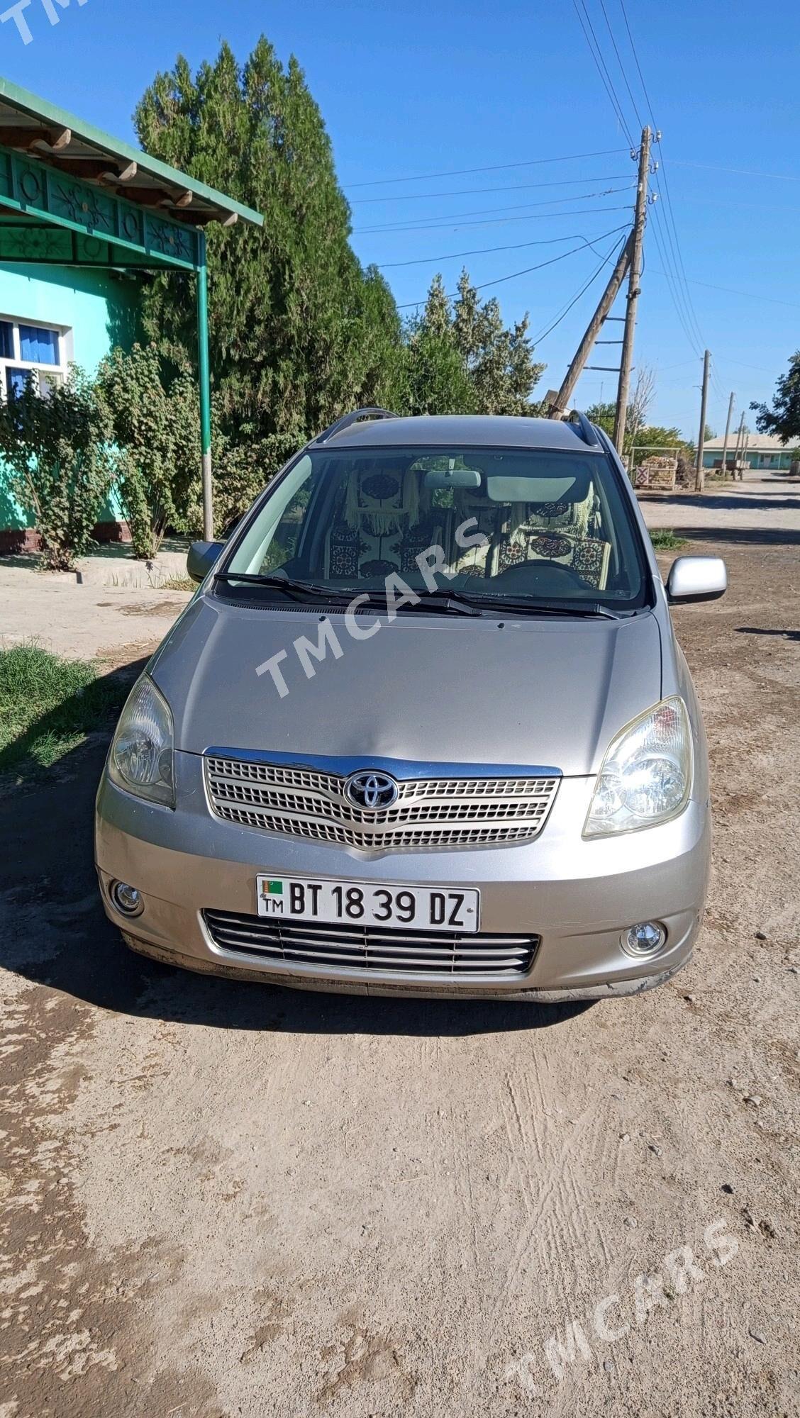 Toyota Corolla 2003 - 100 000 TMT - Дашогуз - img 4