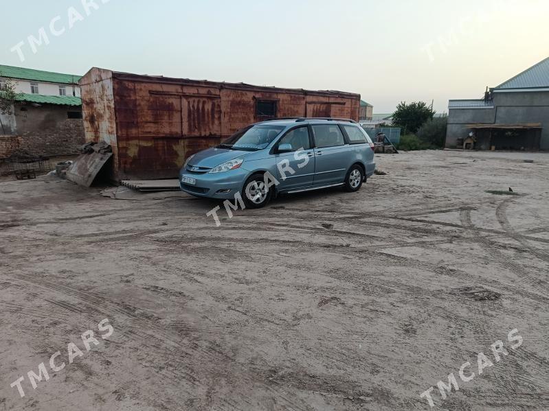 Toyota Sienna 2005 - 250 000 TMT - Койтендаг - img 8