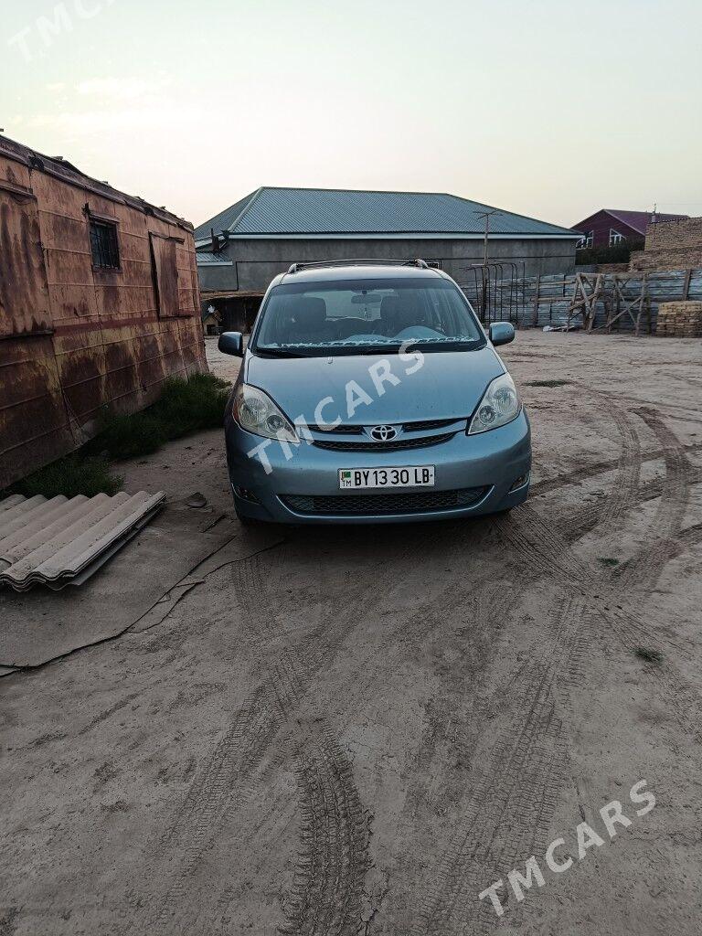 Toyota Sienna 2005 - 250 000 TMT - Койтендаг - img 5