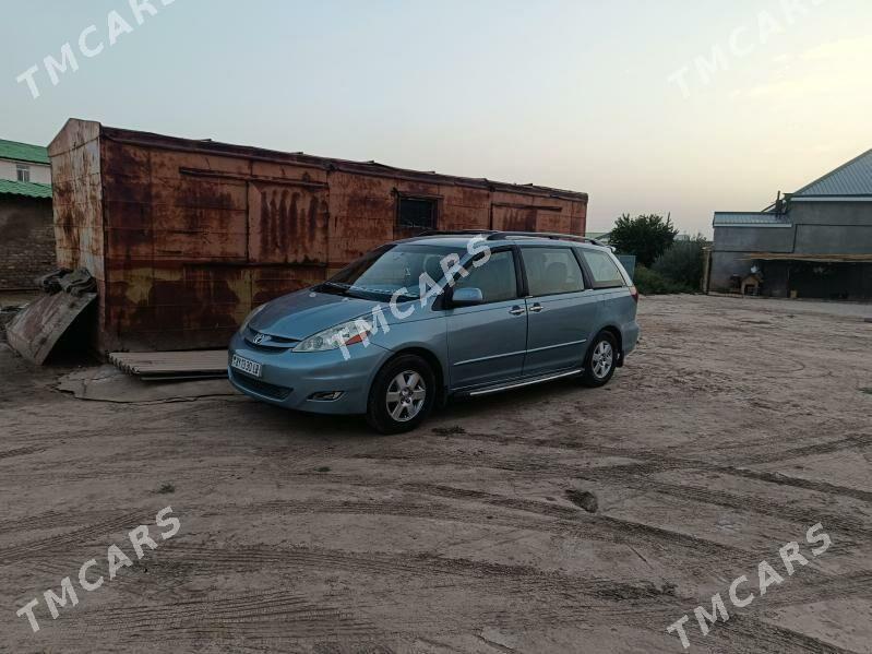 Toyota Sienna 2005 - 250 000 TMT - Койтендаг - img 4