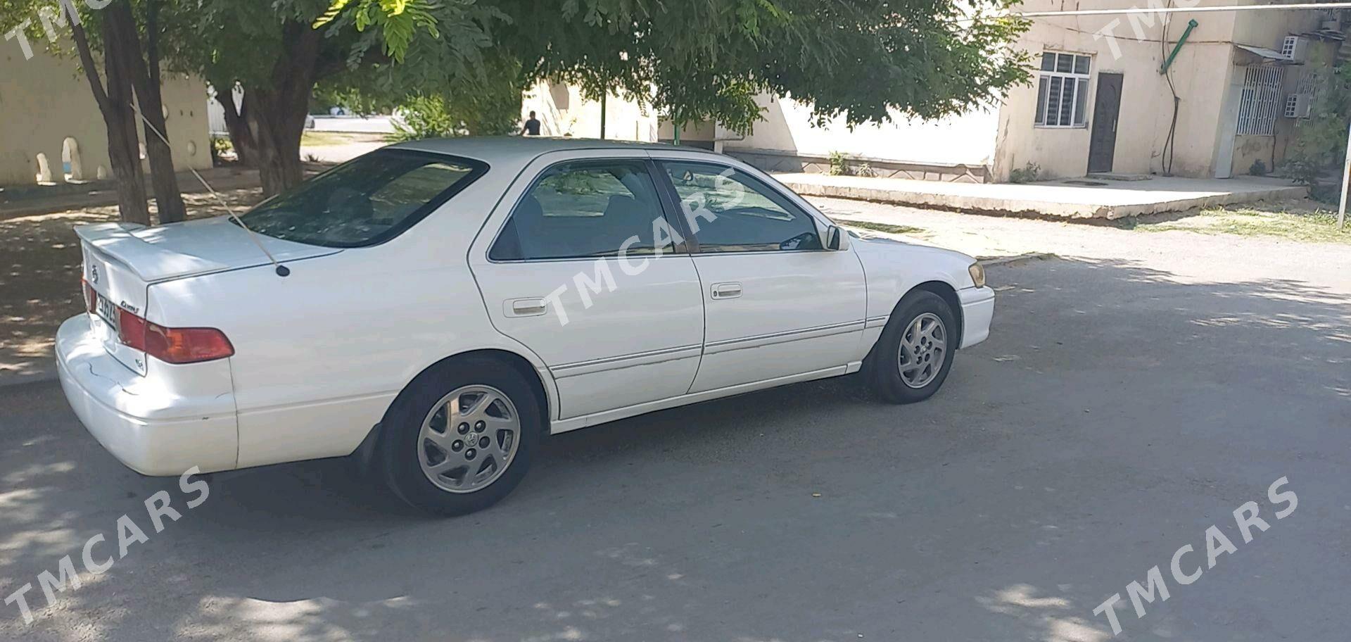 Toyota Camry 2000 - 120 000 TMT - Бедев - img 3