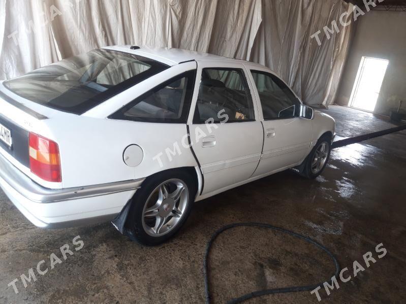 Opel Vectra 1990 - 25 000 TMT - Мары - img 2