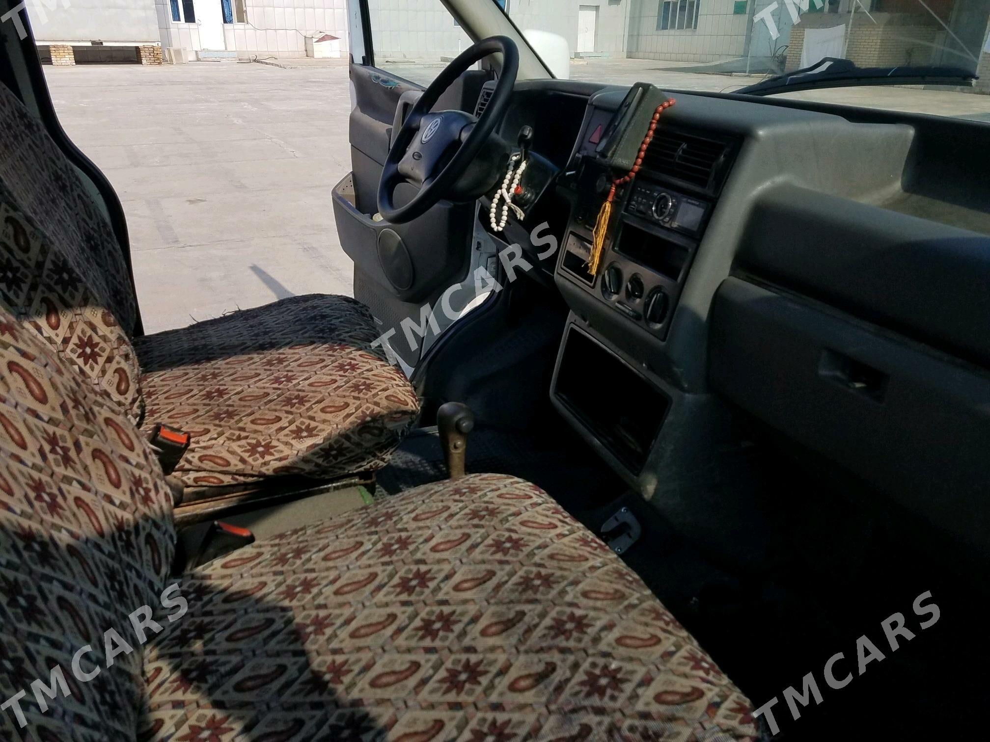 Volkswagen Transporter 2001 - 70 000 TMT - Сакарчага - img 6