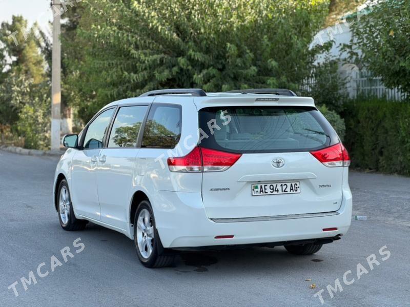 Toyota Sienna 2011 - 269 000 TMT - Ашхабад - img 2