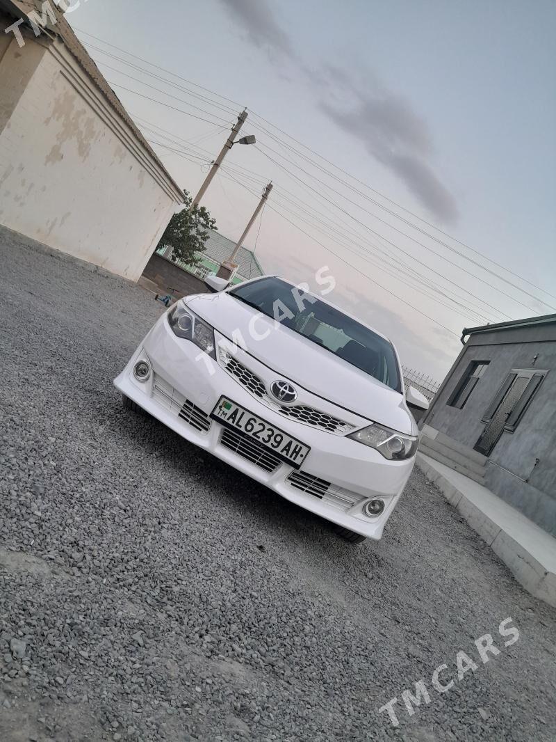 Toyota Camry 2012 - 240 000 TMT - Ак-Бугдайский этрап - img 1