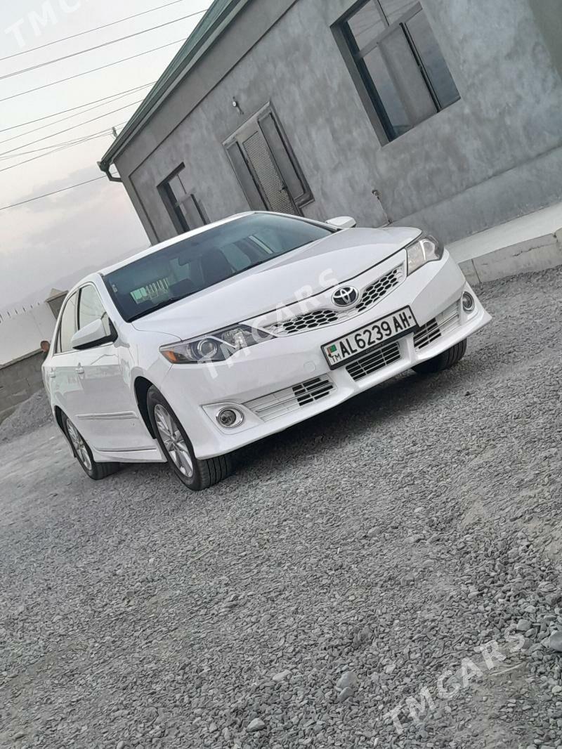 Toyota Camry 2012 - 240 000 TMT - Ак-Бугдайский этрап - img 4