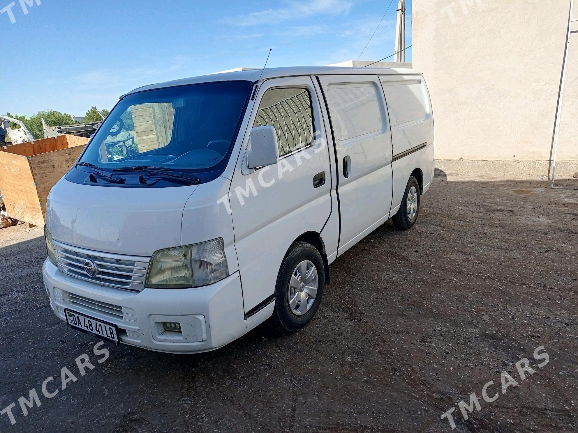 Nissan Urvan 2005 - 130 000 TMT - Дянев - img 3