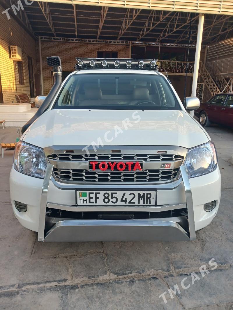 Toyota Hilux 2006 - 179 000 TMT - Мары - img 8