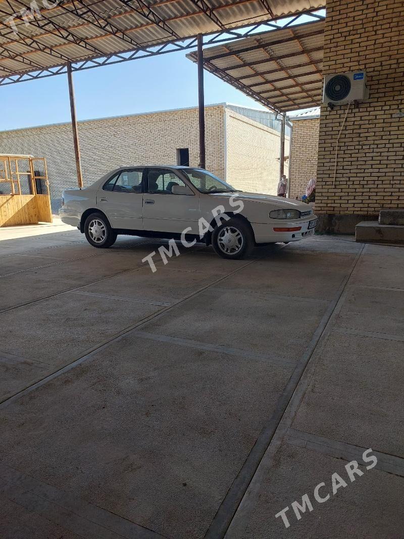 Toyota Camry 1993 - 90 000 TMT - Байрамали - img 3