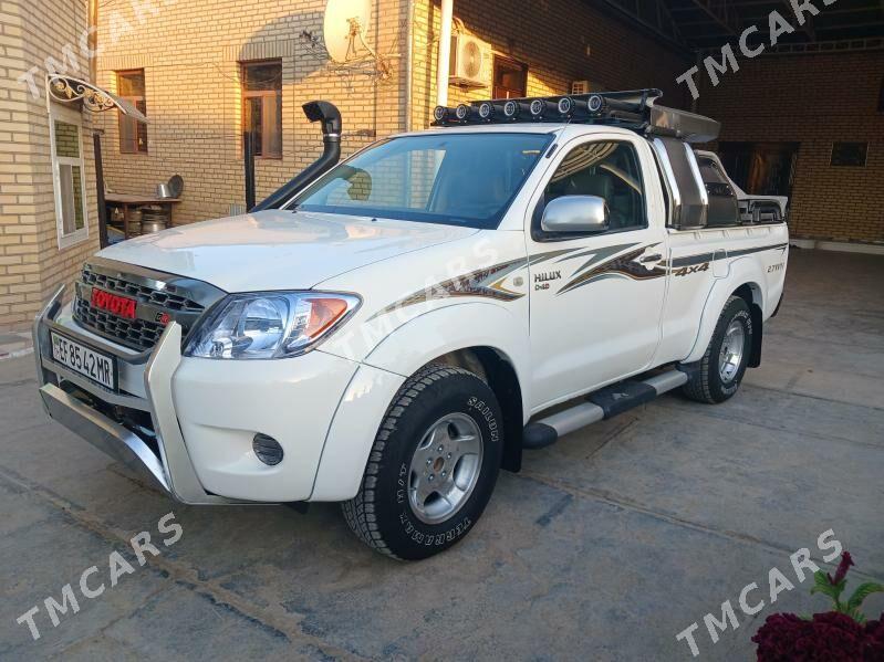 Toyota Hilux 2006 - 179 000 TMT - Мары - img 10