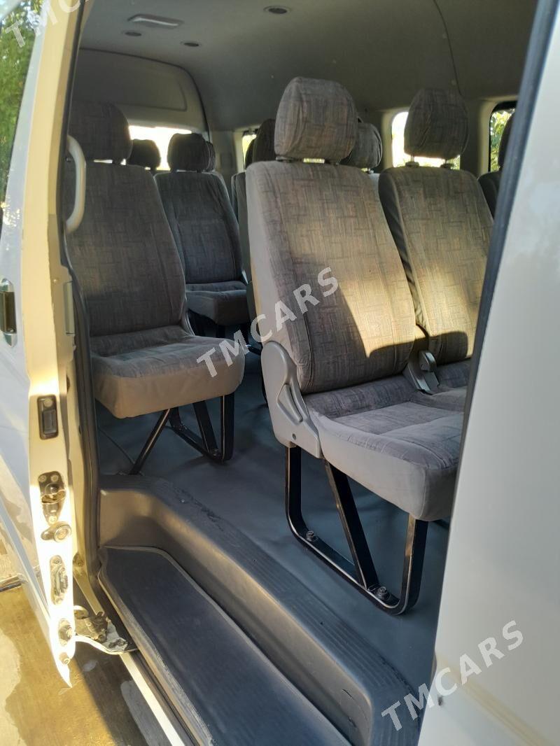 Toyota Hiace 2005 - 325 000 TMT - Бузмеин ГРЭС - img 2