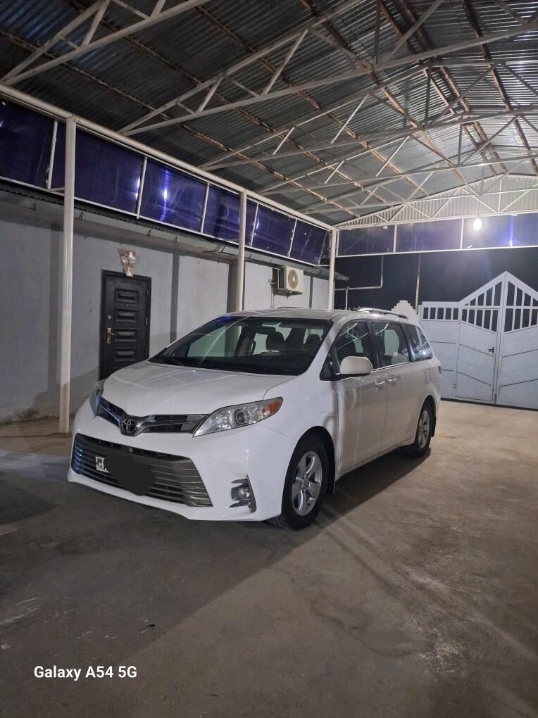 Toyota Sienna 2018 - 365 000 TMT - Гёкдепе - img 6