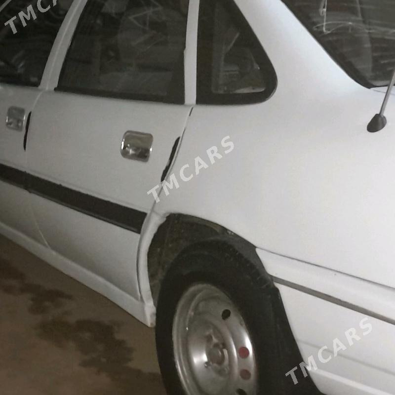 Opel Vectra 1992 - 32 000 TMT - Мары - img 3