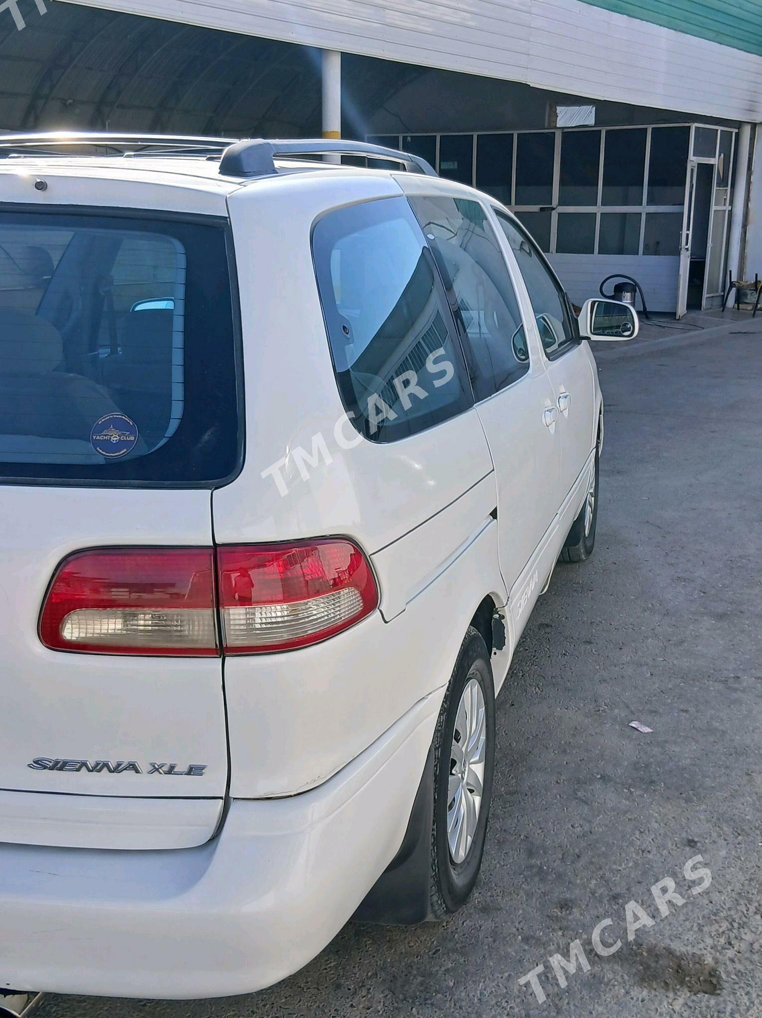 Toyota Sienna 2001 - 135 000 TMT - Мары - img 10