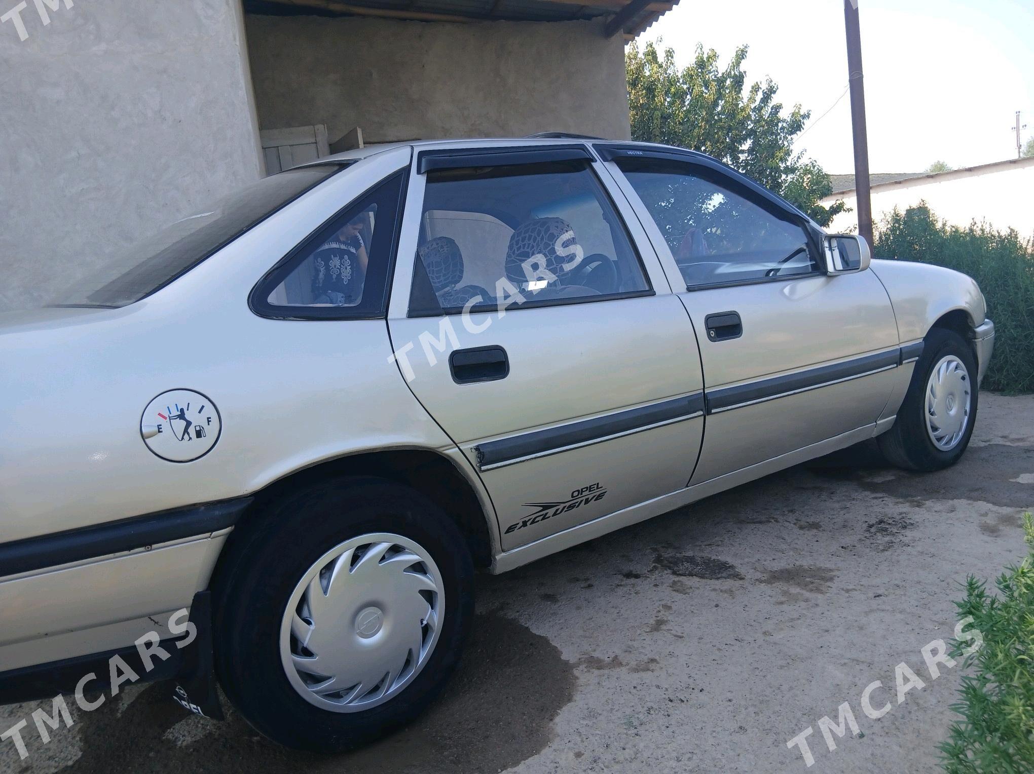 Opel Vectra 1991 - 33 000 TMT - Губадаг - img 2