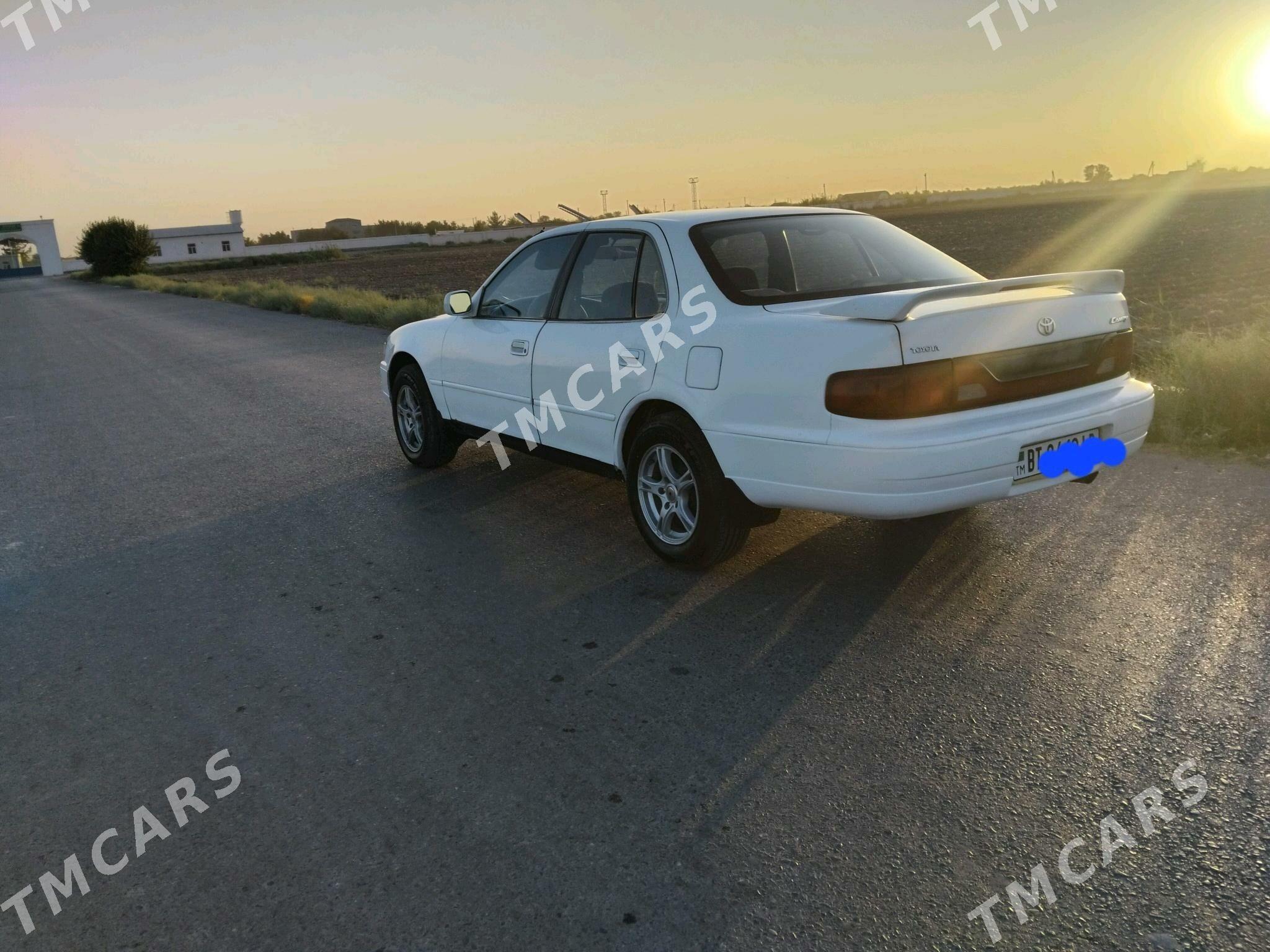 Toyota Camry 1993 - 78 000 TMT - Сакар - img 3