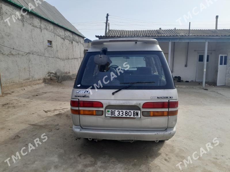Toyota Town Ace 1993 - 18 000 TMT - Etrek - img 5