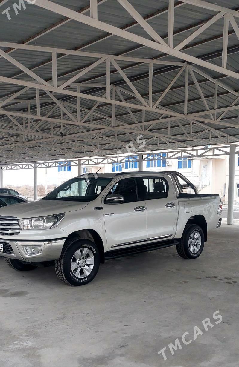 Toyota Hilux 2016 - 500 000 TMT - Türkmenabat - img 5