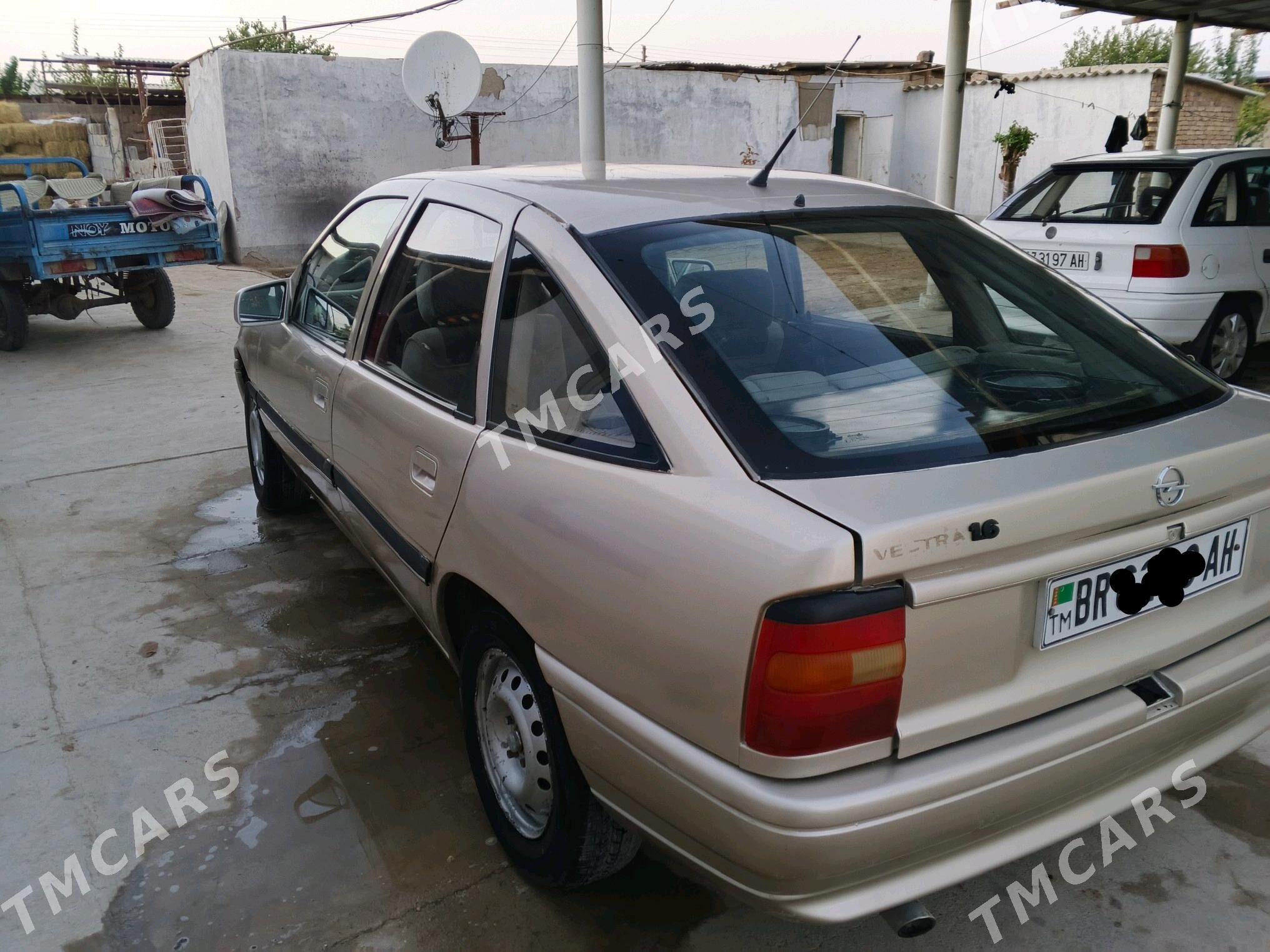 Opel Vectra 1989 - 30 000 TMT - Ýaşlyk - img 5