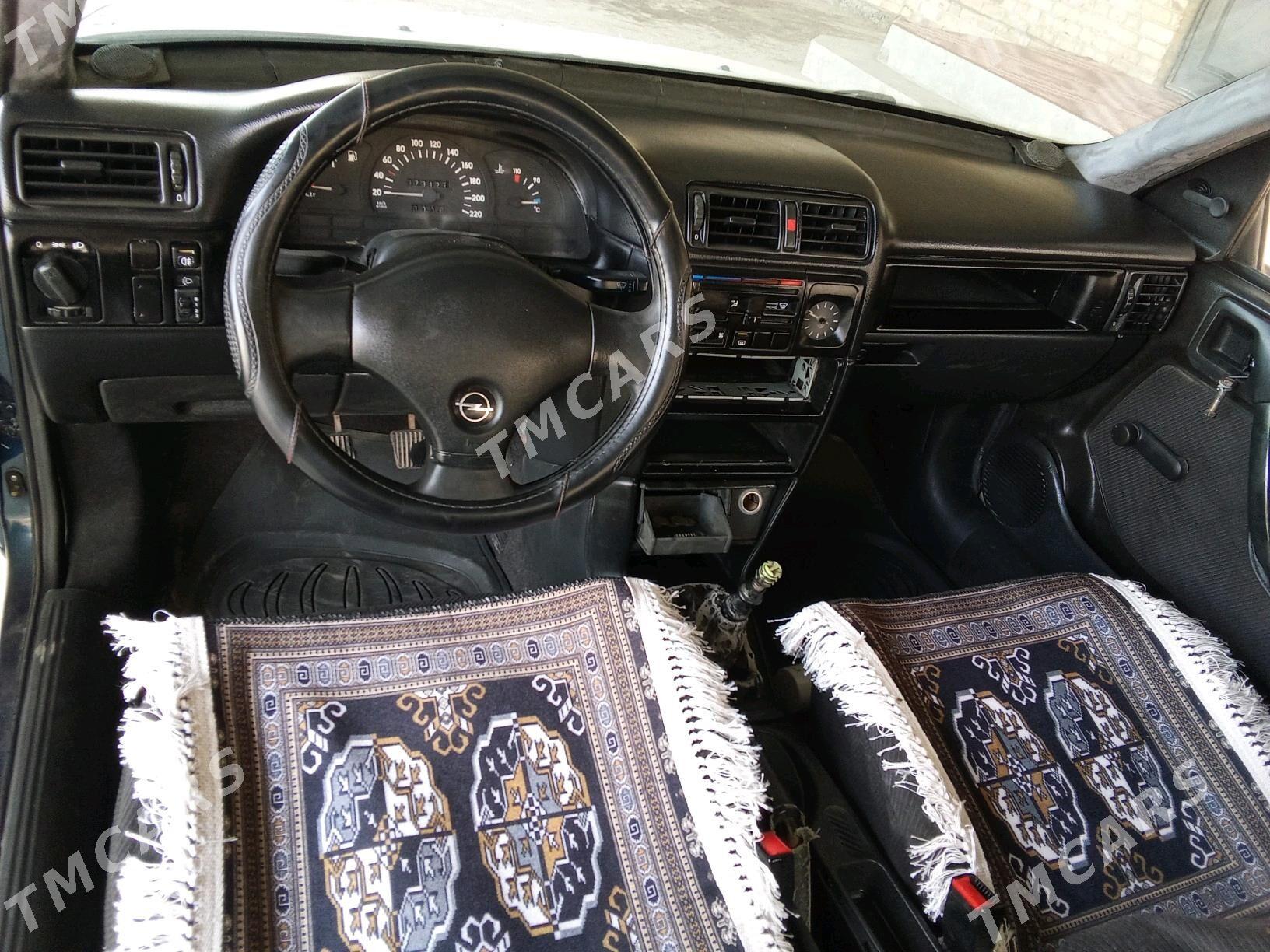 Opel Vectra 1991 - 35 000 TMT - Mary - img 5