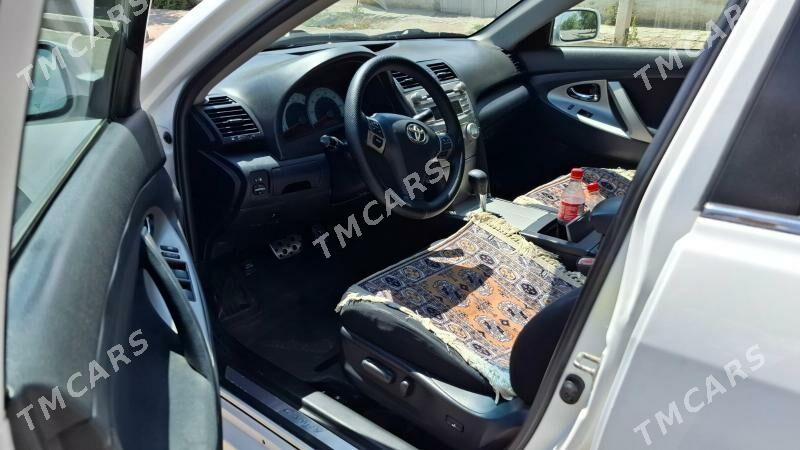 Toyota Camry 2010 - 192 000 TMT - Кёнеургенч - img 4