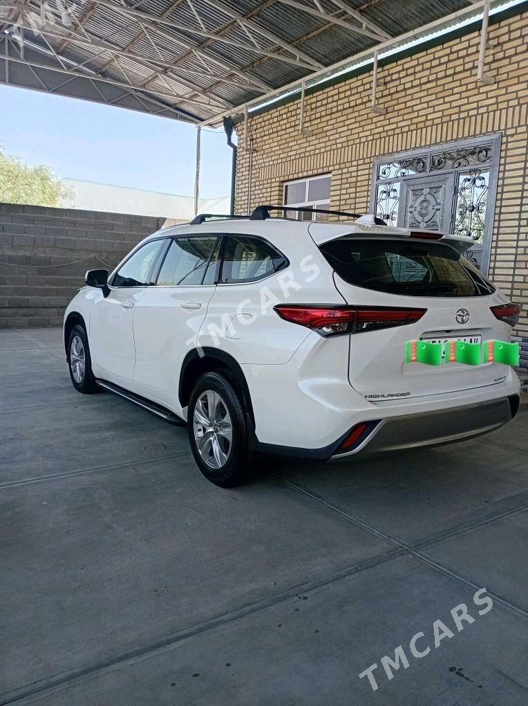 Toyota Highlander 2021 - 600 000 TMT - Bäherden - img 3