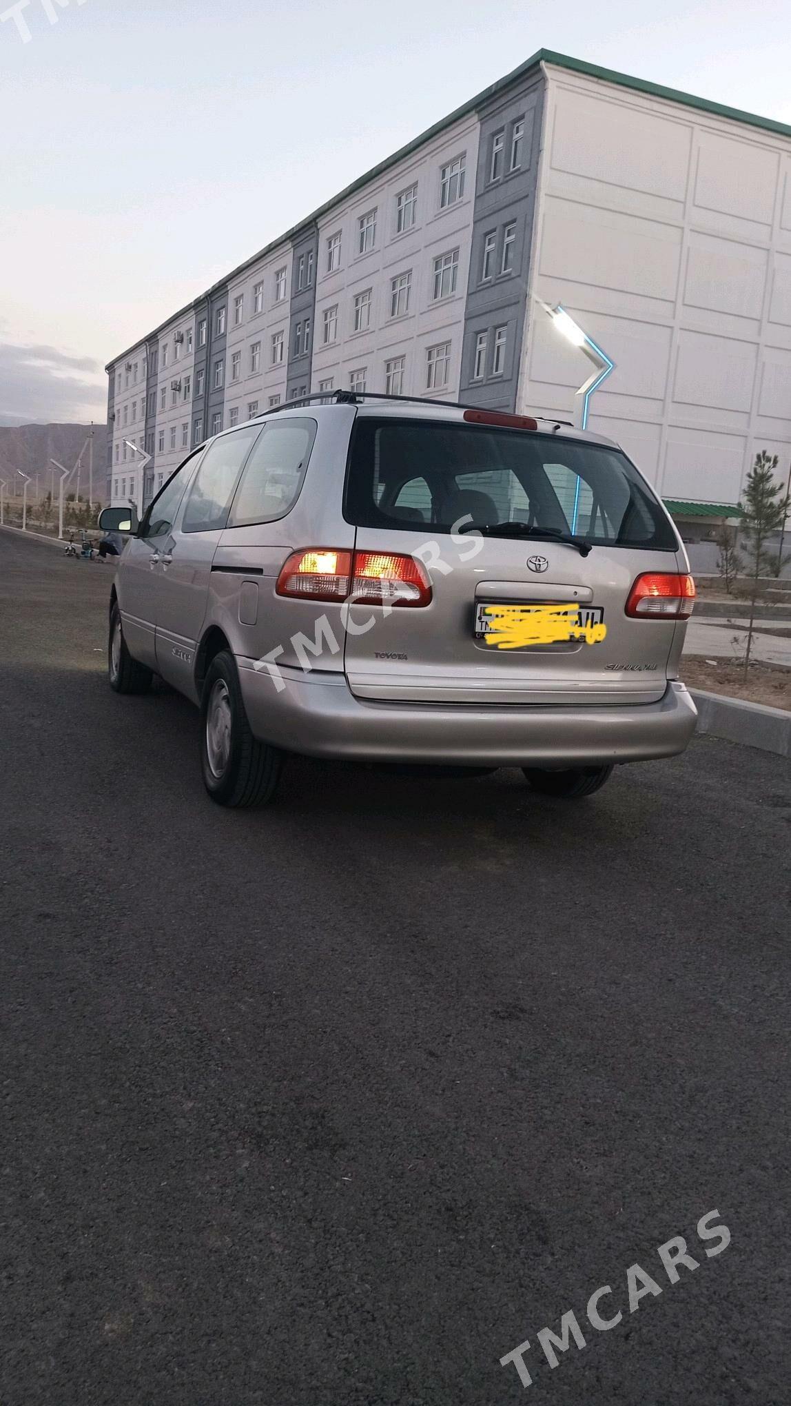 Toyota Sienna 2002 - 200 000 TMT - Ашхабад - img 2