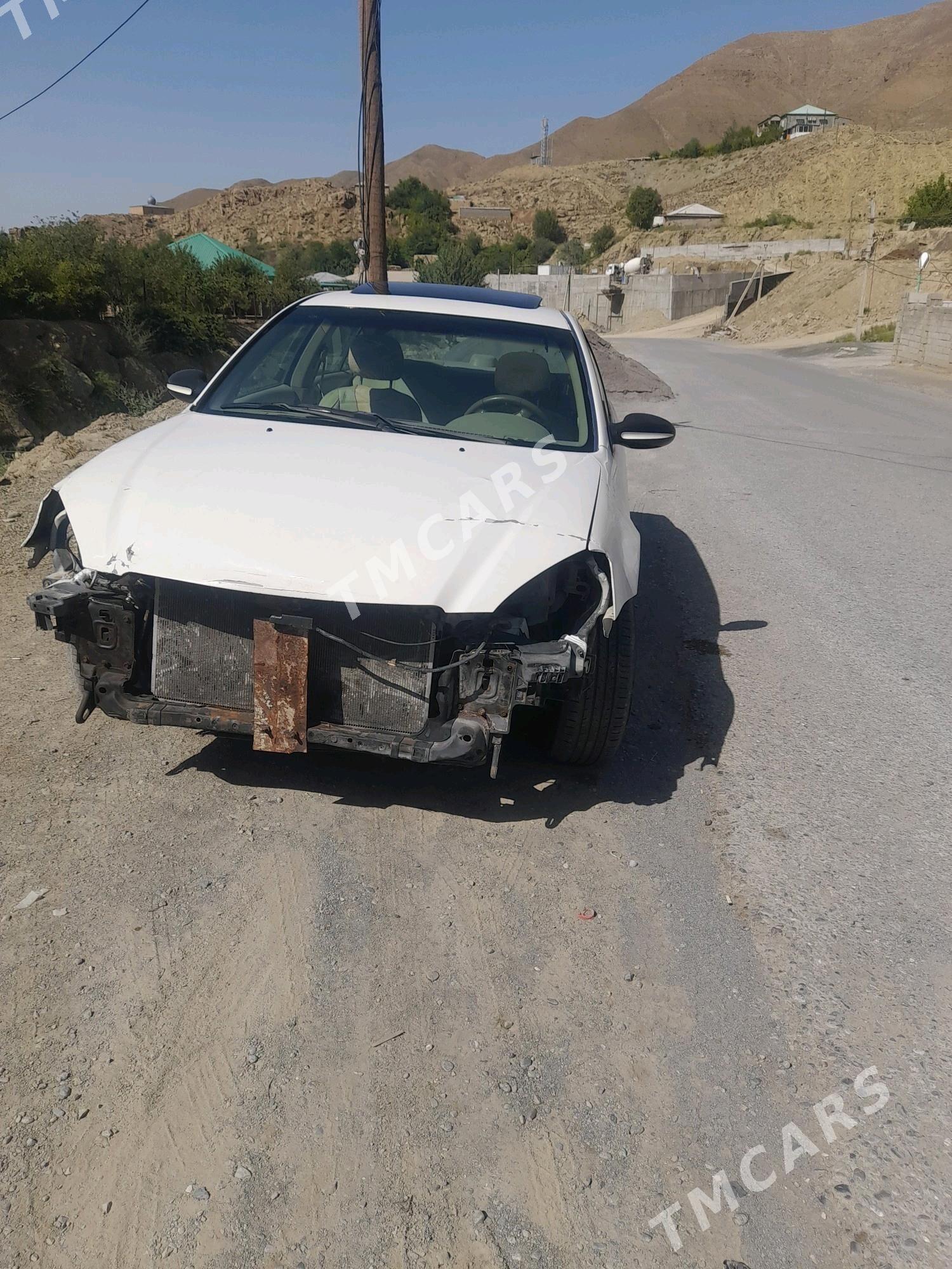 Nissan Altima 2001 - 30 000 TMT - Бахарден - img 4