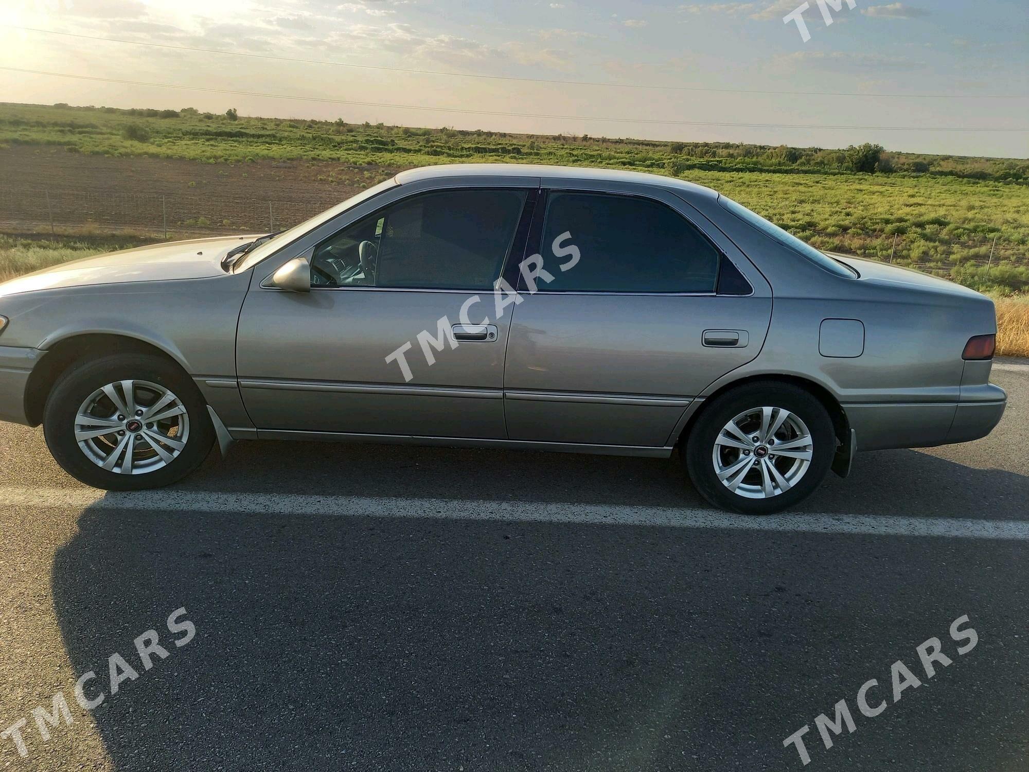 Toyota Camry 1999 - 130 000 TMT - Ёлётен - img 3