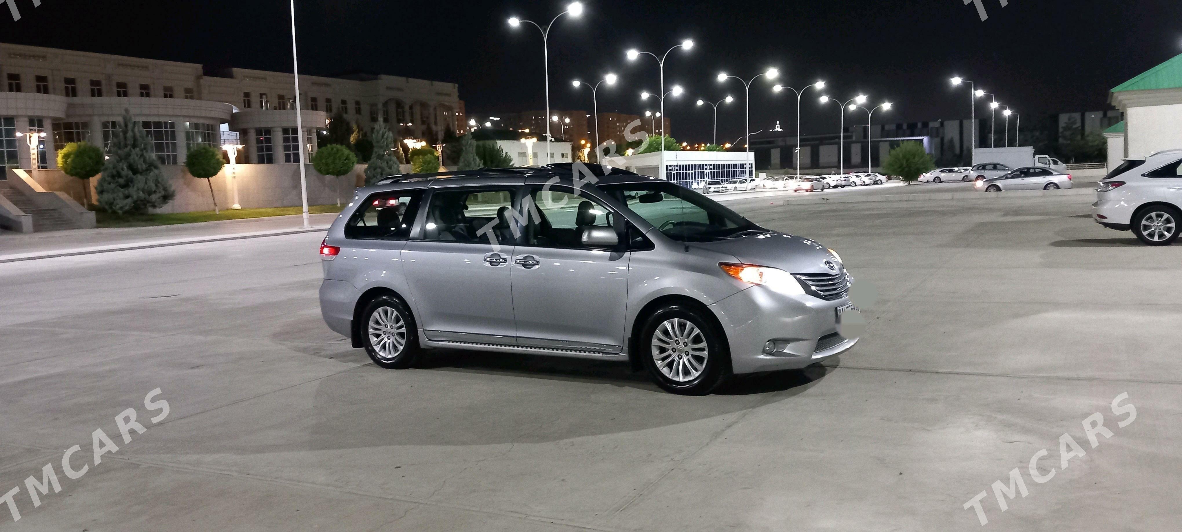Toyota Sienna 2012 - 295 000 TMT - Aşgabat - img 2