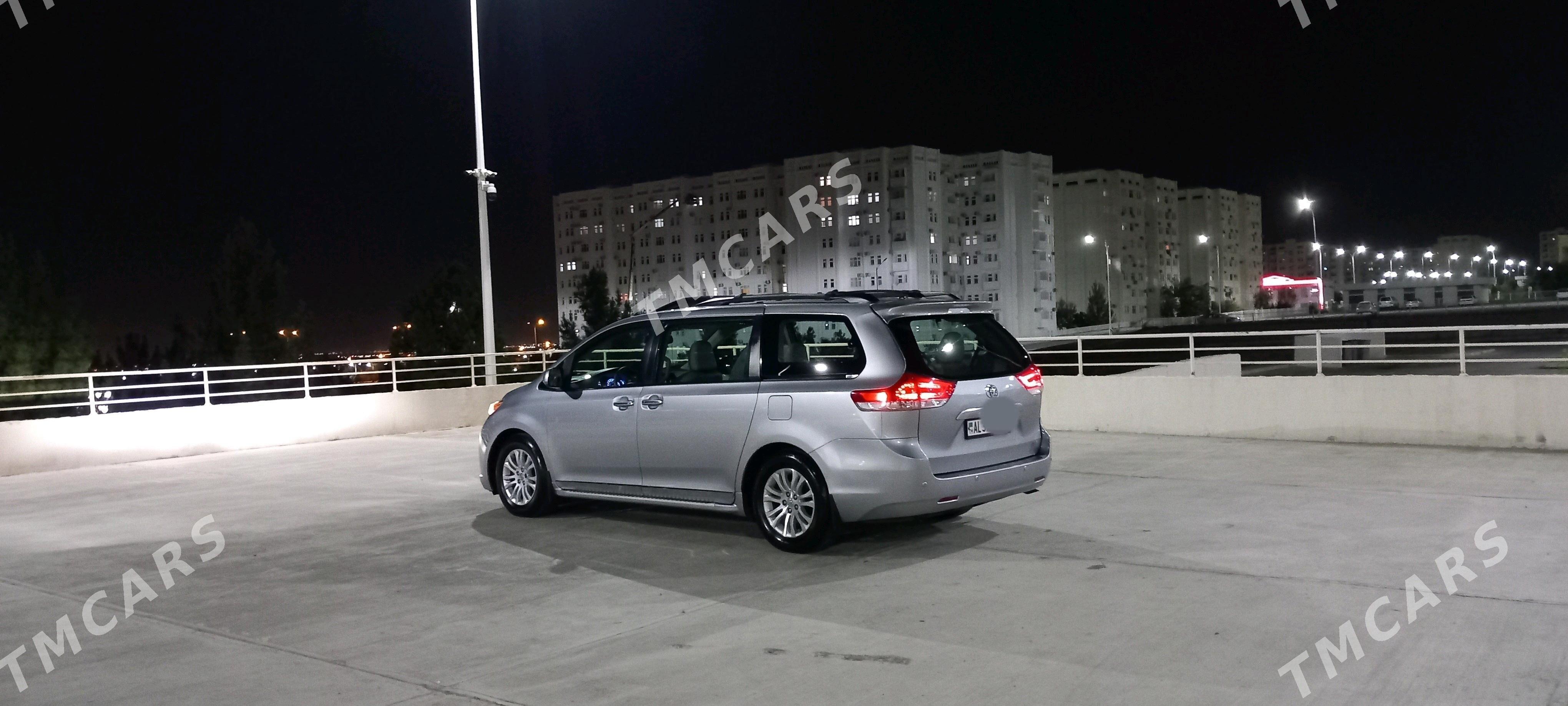 Toyota Sienna 2012 - 295 000 TMT - Aşgabat - img 4