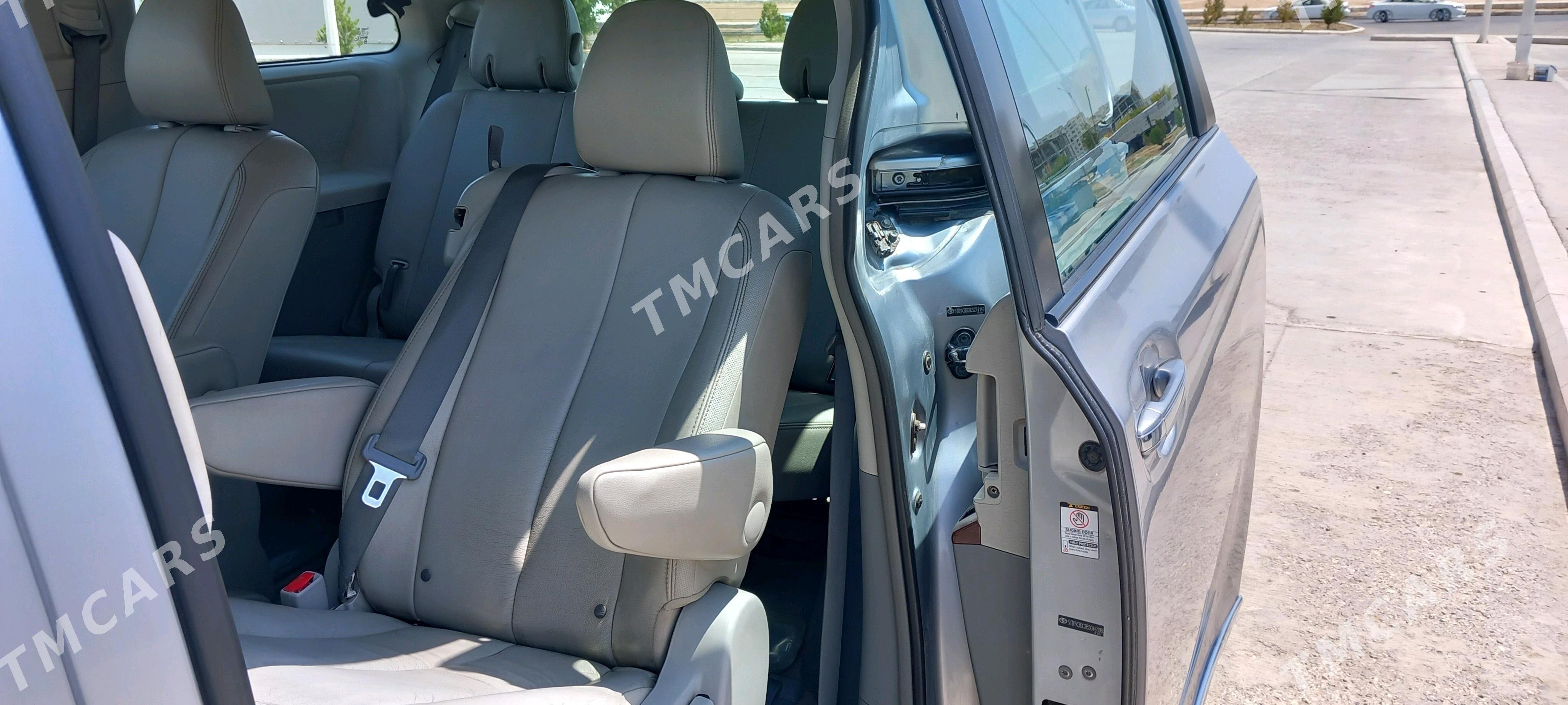 Toyota Sienna 2012 - 295 000 TMT - Aşgabat - img 5