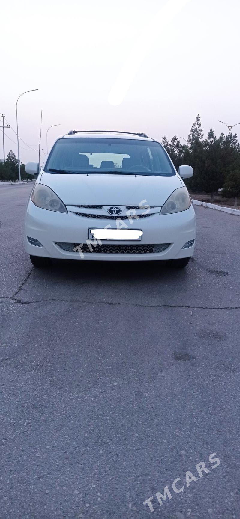 Toyota Sienna 2007 - 975 000 TMT - Балканабат - img 2