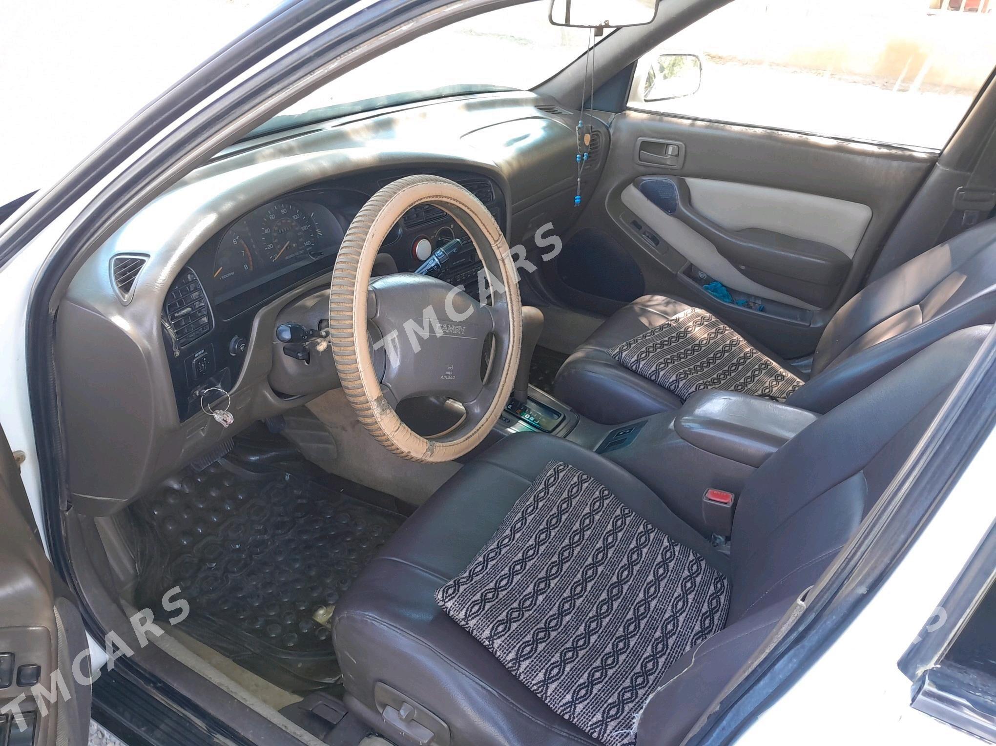 Toyota Camry 1994 - 85 000 TMT - Gyzylarbat - img 5