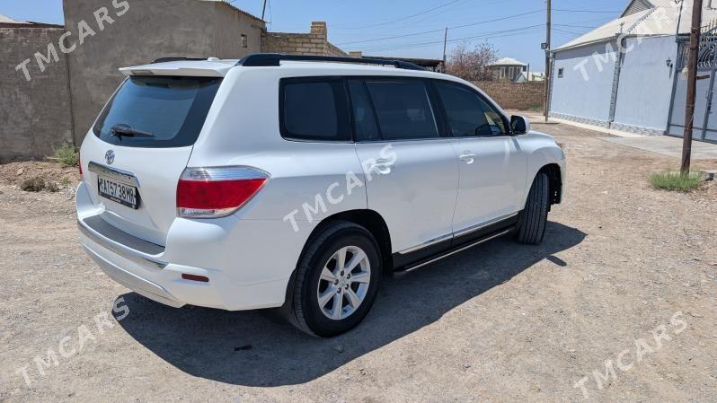 Toyota Highlander 2011 - 320 000 TMT - Мары - img 5