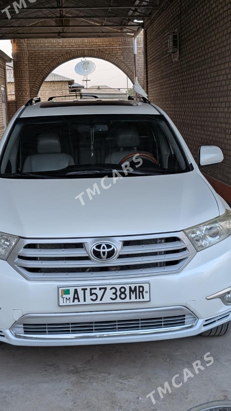 Toyota Highlander 2011 - 320 000 TMT - Мары - img 2