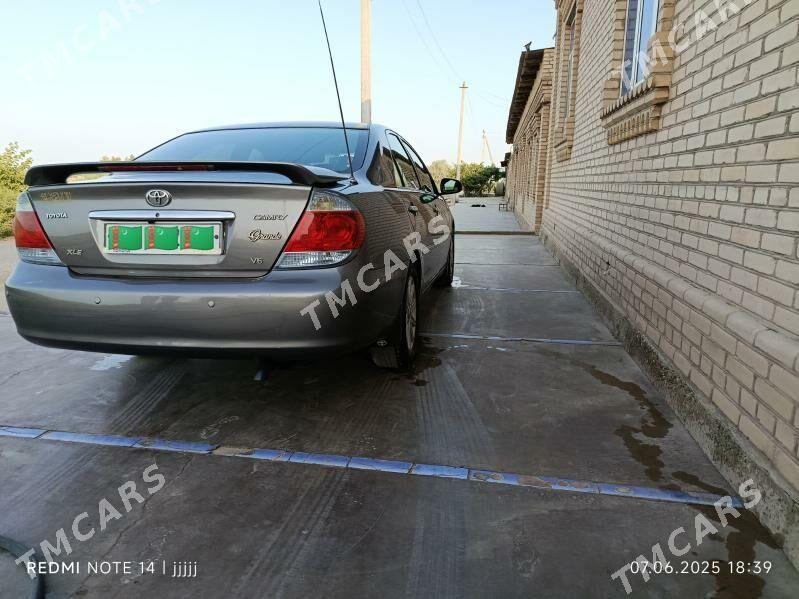 Toyota Camry 2005 - 200 000 TMT - Çärjew - img 3