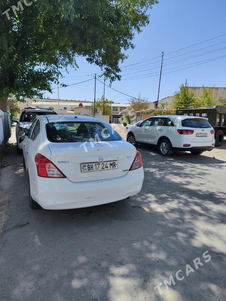Nissan Versa 2012 - 90 000 TMT - Байрамали - img 2