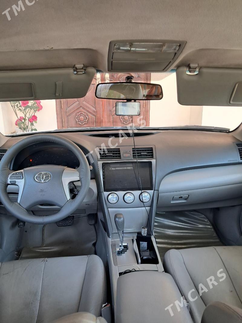 Toyota Camry 2010 - 190 000 TMT - Гурбансолтан Едже - img 2