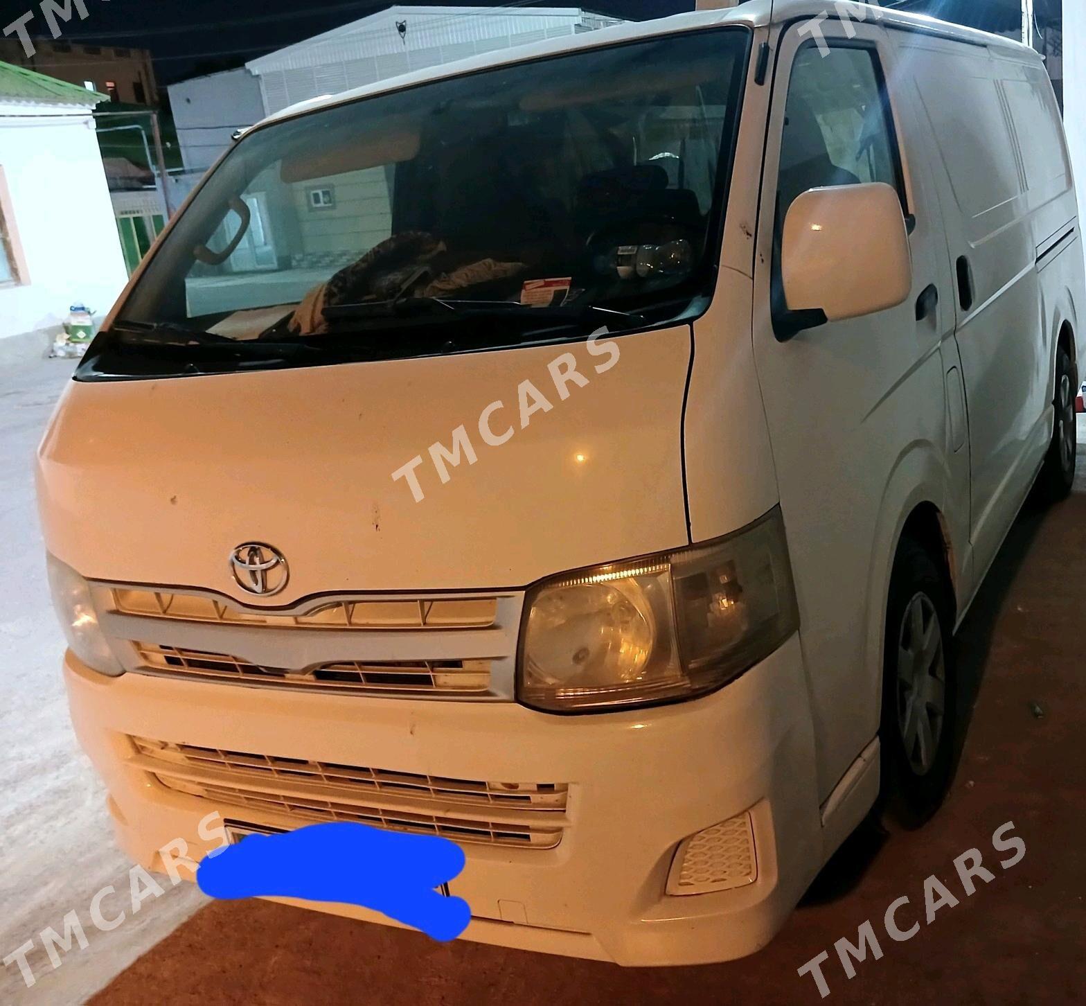 Toyota Hiace 2012 - 320 000 TMT - Арзув - img 3