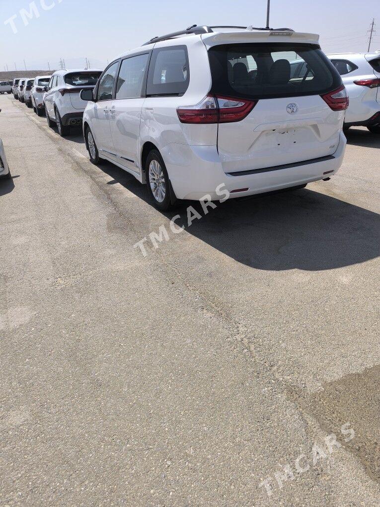 Toyota Sienna 2019 - 565 000 TMT - Aşgabat - img 3