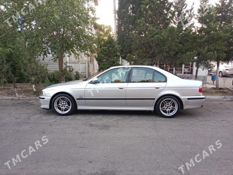 BMW E39 2002 - 135 000 TMT - Türkmenbaşy - img 7
