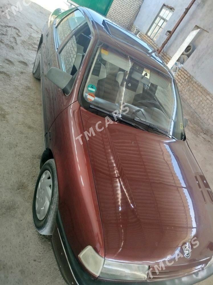 Opel Vectra 1990 - 42 000 TMT - Wekilbazar - img 3
