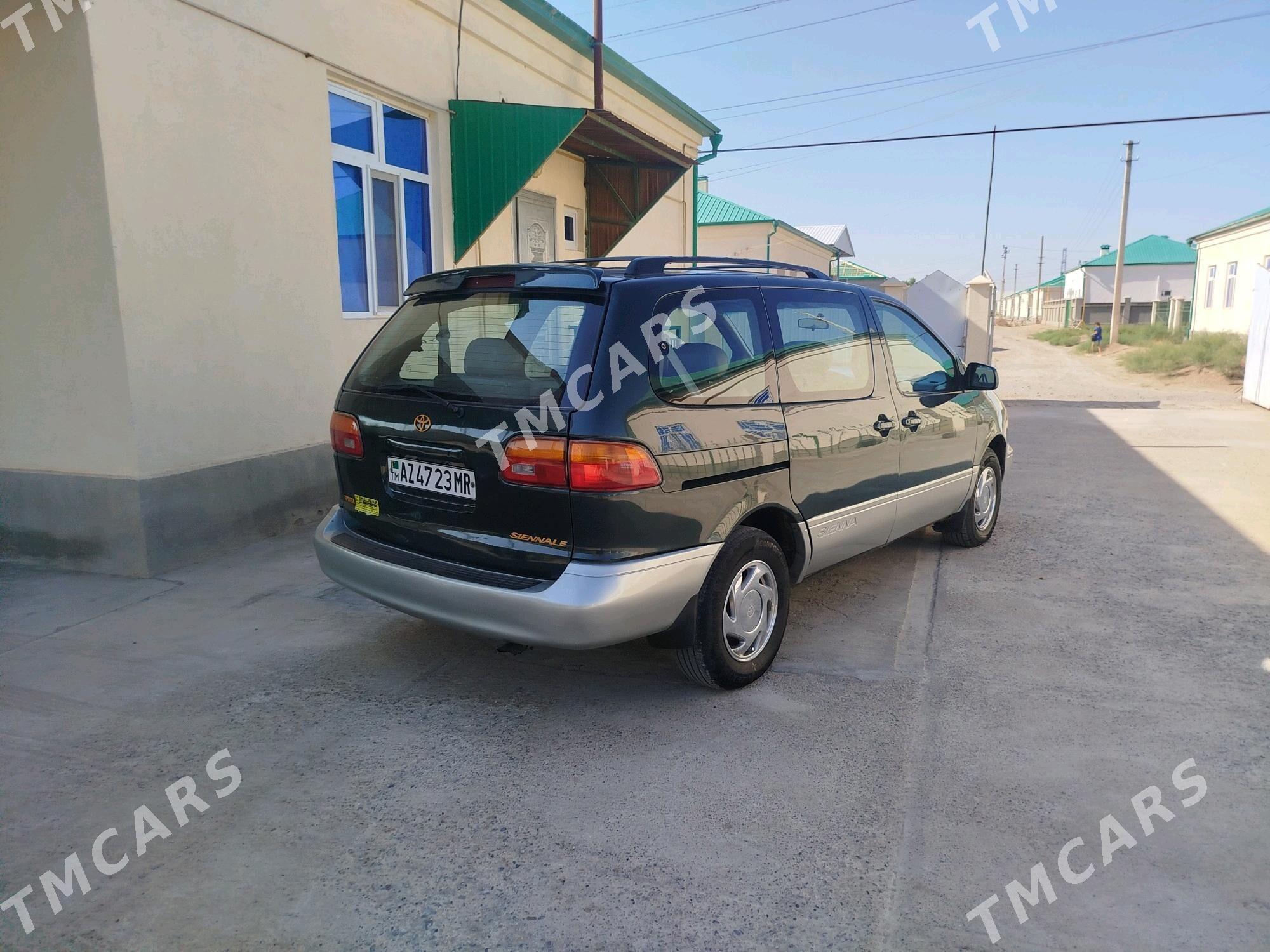 Toyota Sienna 2000 - 125 000 TMT - Mary - img 5