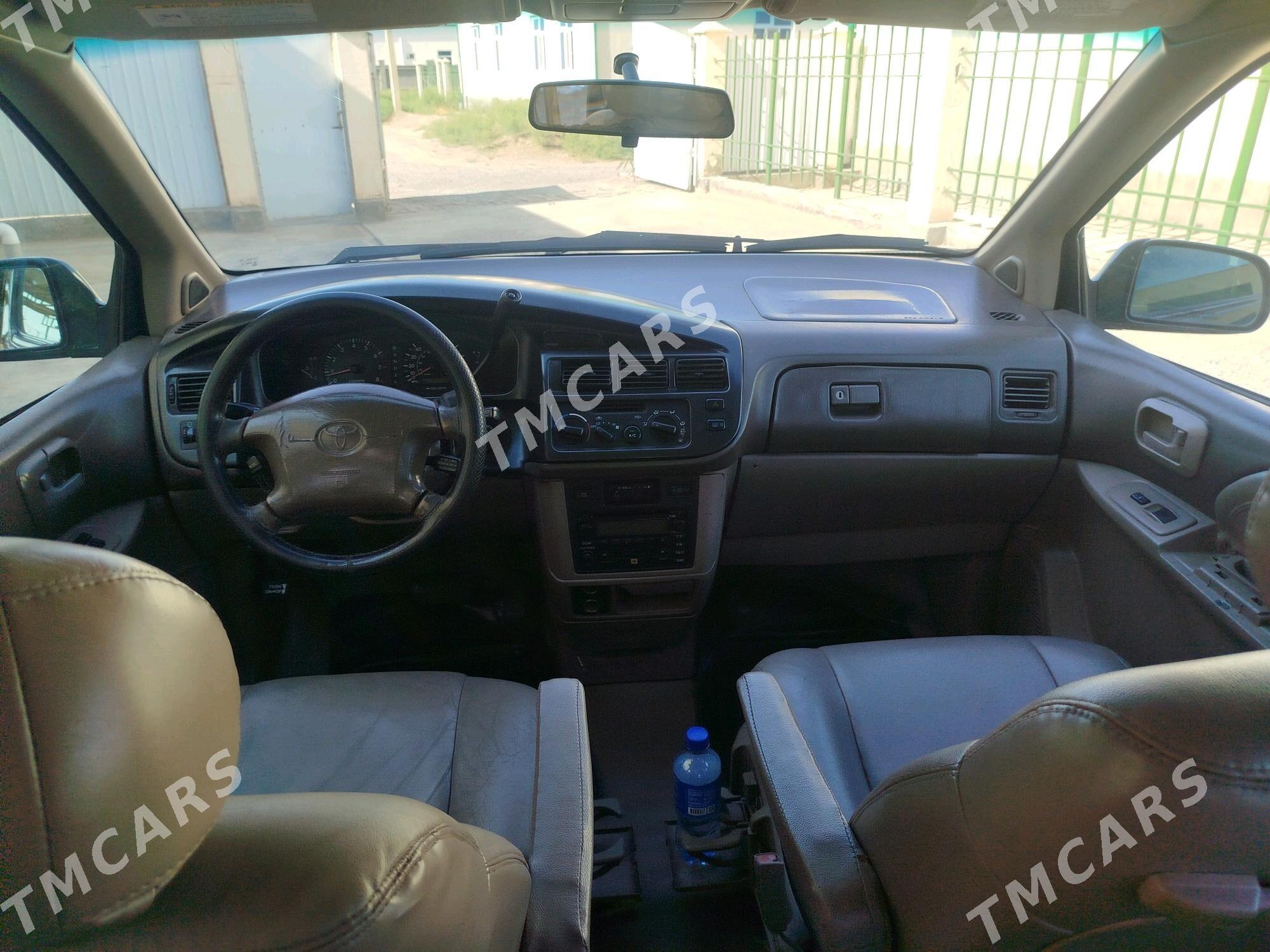 Toyota Sienna 2000 - 125 000 TMT - Mary - img 4