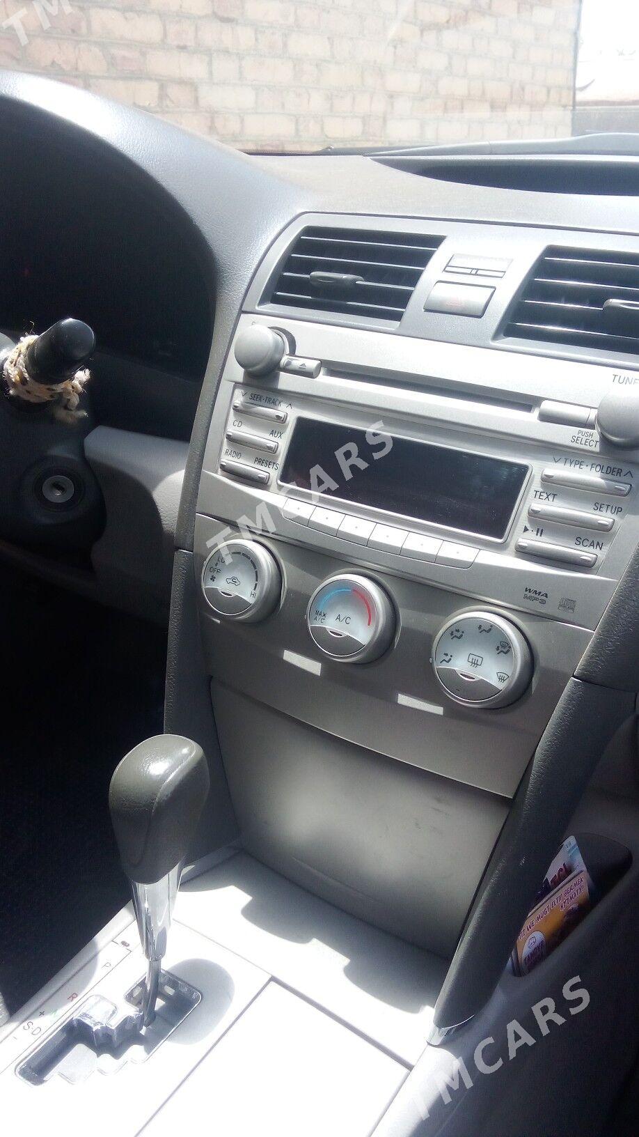Toyota Camry 2010 - 200 000 TMT - Сакарчага - img 3